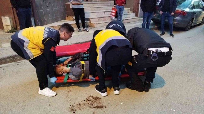 Bursa’da Yerde Kanlar İçinde Yatarken Bulunan Adam Hayatını Kaybetti