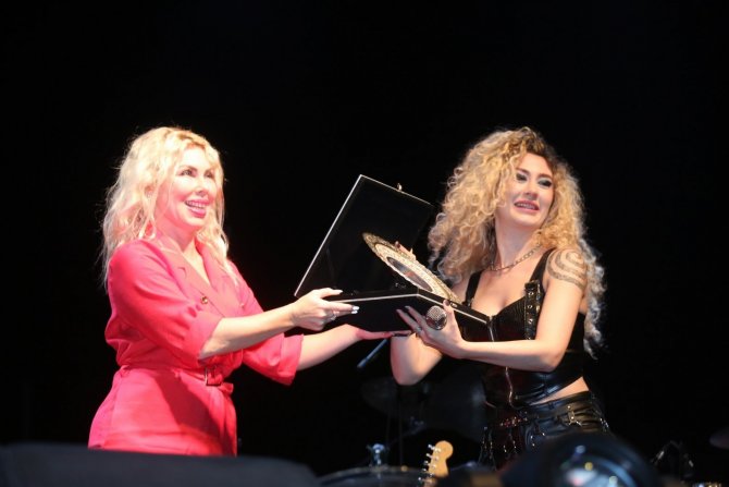 Akdeniz Üniversitesi’nde Sena Şener Konseri