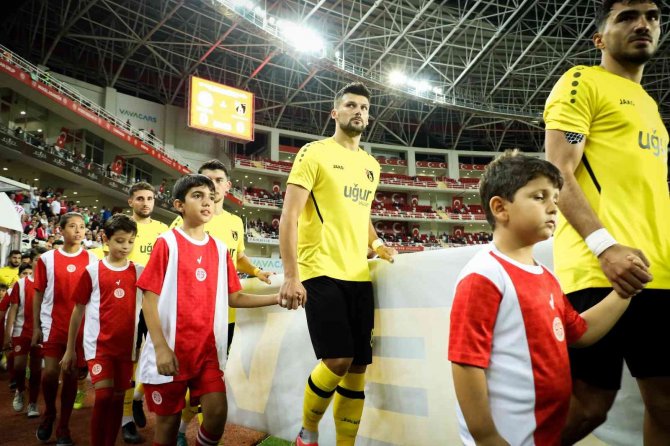 Spor Toto Süper Lig: Fta Antalyaspor: 1 - İ̇stanbulspor: 1 (İ̇lk Yarı)