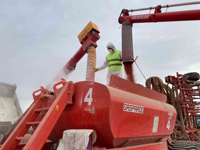 Türkiye Tohum Piyasasının 15 Bin Tonuna Ev Sahipliği Yapan Polatlı’da Güz Ekimi Başladı