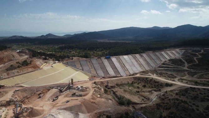 Isparta Yenişarbademli Barajı’nda Çalışmalar Devam Ediyor