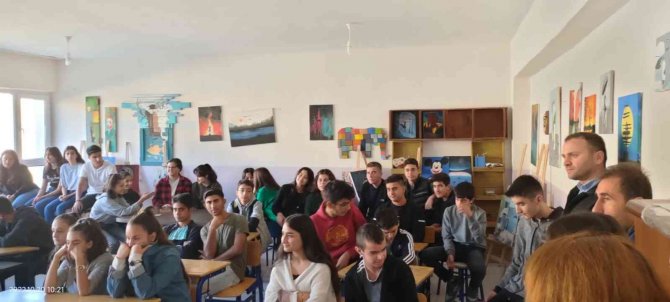 Tunceli’de Öğretmen Ve Öğrencilere ’Siber Zorbalık’ Eğitimi