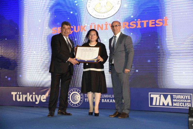 Ezber Bozan Tasarımcılar Ödüllerine Kavuştu