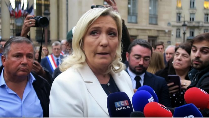 Ulusal Birlik Partisi Lideri Le Pen: "Bir Yasa Var Ancak Uygulanmıyor"