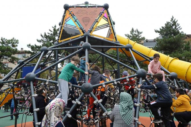 Yıldırım’ın Çehresi Parklarla Güzelleşiyor