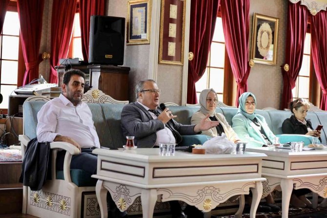 Başkan Çerçi Yunusemreli Muhtarları Ağırladı