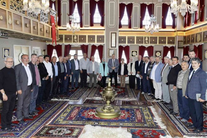 Başkan Çerçi Yunusemreli Muhtarları Ağırladı