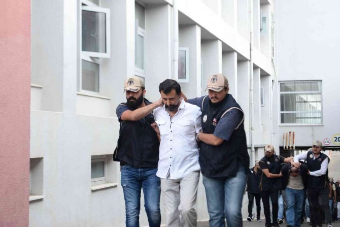 Adana’da 9 Fetö Kuryesi Tutuklandı