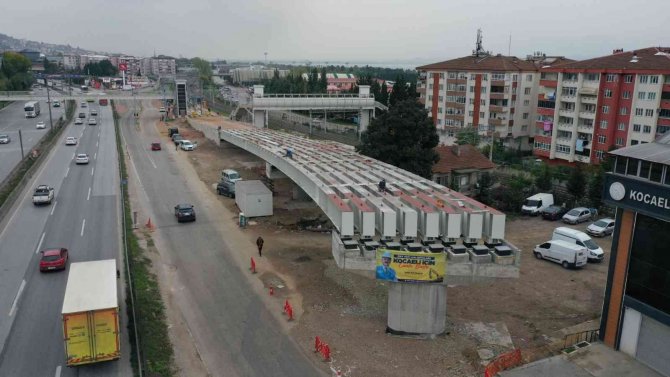 Kuruçeşme Tramvayı’nda Kiriş Montajı Devam Ediyor