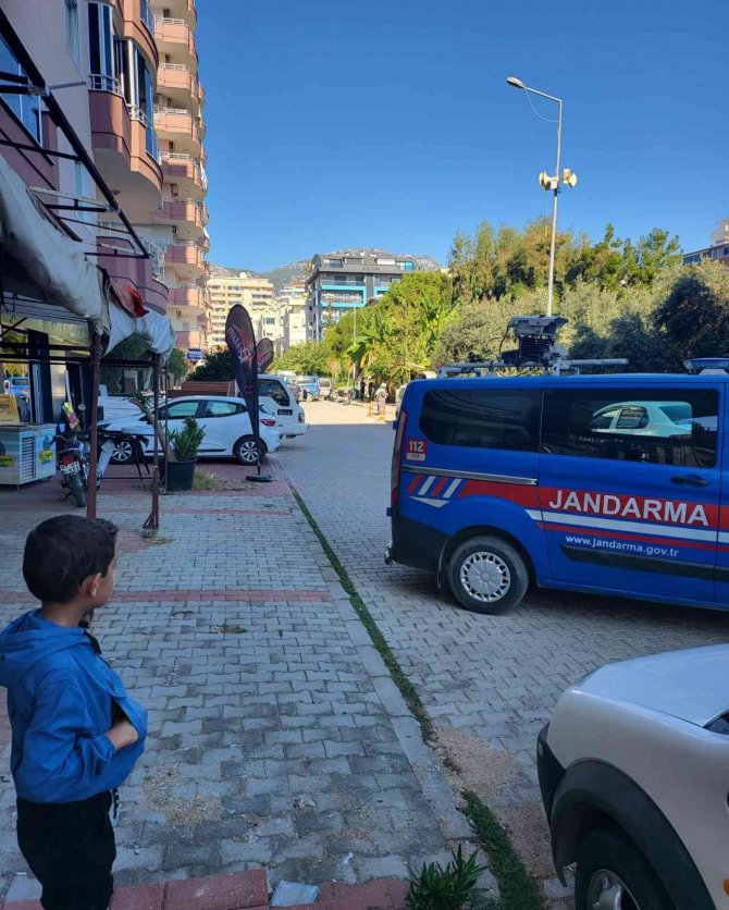 Bıçaklanan Rus Genç Ağır Yaralandı