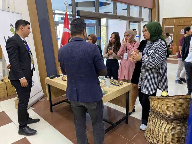 Uluslararası Kongreye İ̇nya Damgası