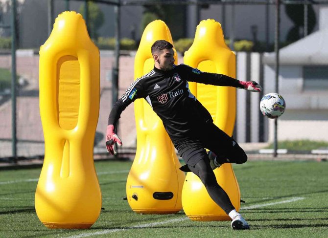Beşiktaş Taktik Ve Kondisyon Çalıştı