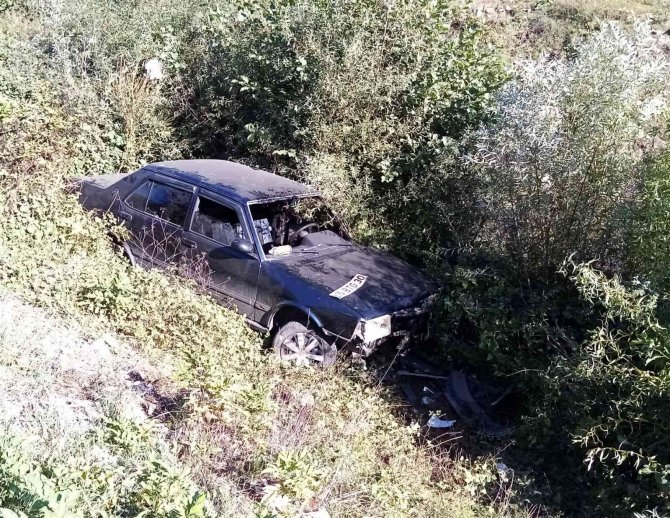 Bursa’da Otomobil Dereye Uçtu, 2 Kişi Yaralandı: O Anlar Kamerada