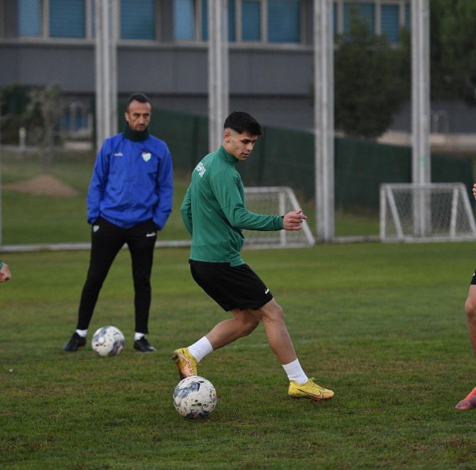 İ̇negölspor Maçı Hazırlıklarını Tamamlayan Bursaspor Kampa Girdi
