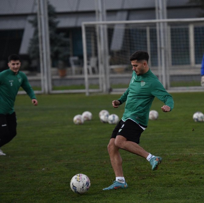 İ̇negölspor Maçı Hazırlıklarını Tamamlayan Bursaspor Kampa Girdi