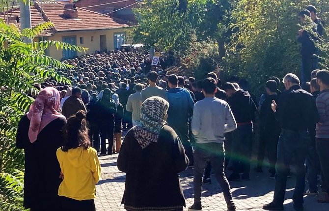 Bir Hafta Önce Dünyevine Giren Gelin Toprağa Verildi