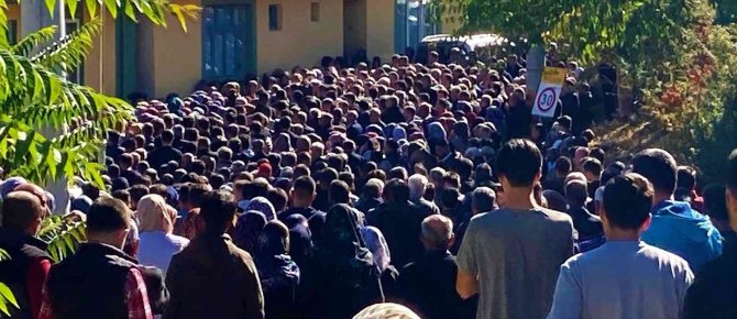 Bir Hafta Önce Dünyevine Giren Gelin Toprağa Verildi