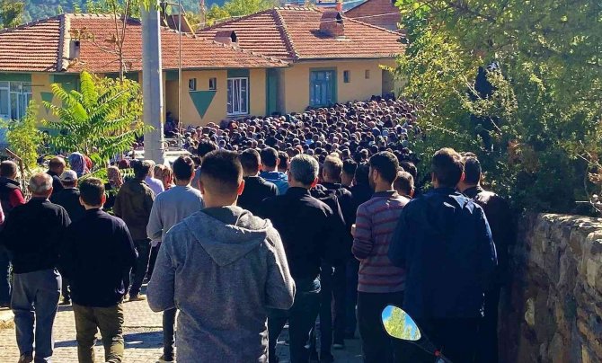 Bir Hafta Önce Dünyevine Giren Gelin Toprağa Verildi