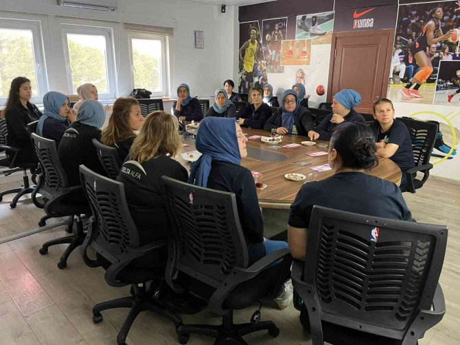 Delta Alfa Çorap Fabrikası Çalışanlarına Meme Kanseri Eğitimi