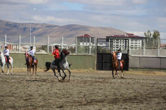 Erzurum’da Cirit 1. Lig Müsabakaları Devam Ediyor