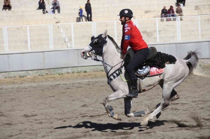 Erzurum’da Cirit 1. Lig Müsabakaları Devam Ediyor