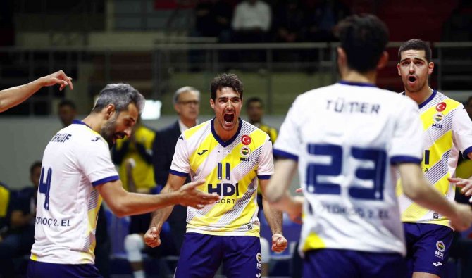 Axa Sigorta Efeler Ligi: Fenerbahçe Hdı Sigorta: 3 - Spor Toto: 0