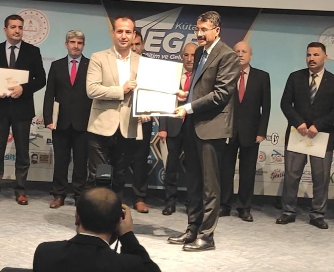 Gediz Altınkent Ortaokulu’na Altın Rozet