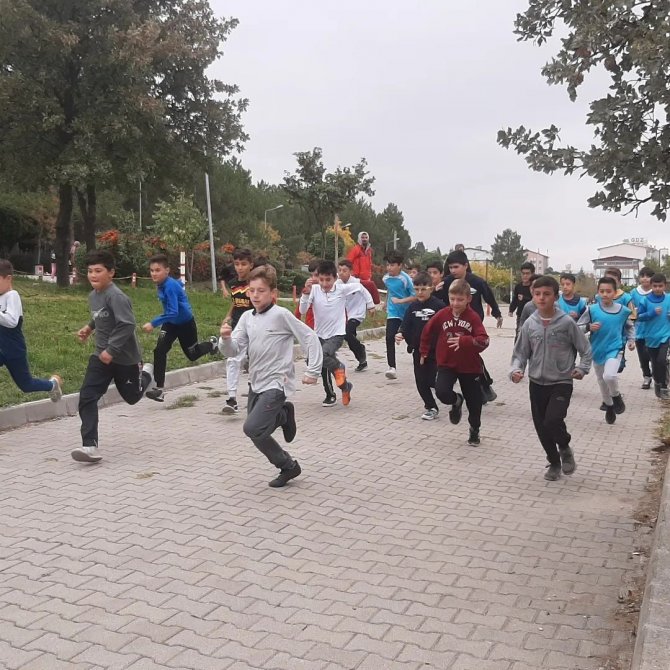 Gediz’de 29 Ekim Cumhuriyet Bayramı Koşusu Düzenlendi