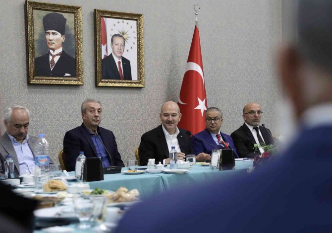 Bakan Soylu Diyarbakır’da Kanaat Önderleriyle Bir Araya Geldi