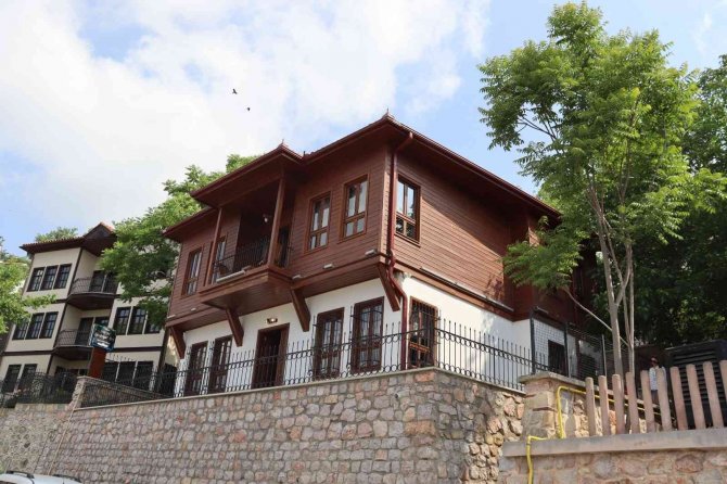 İ̇zmit’in İncisi Kapanca Sokak Hak Ettiği Değere Kavuşuyor