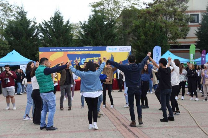 Üniversitelilerden Ko-mek’e Yoğun İlgi