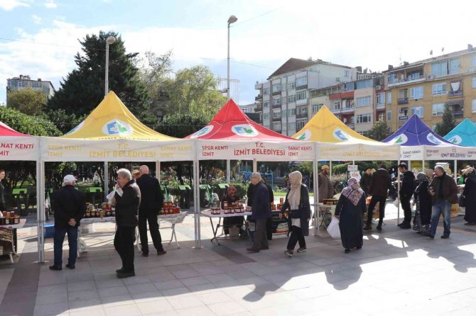 Geleneksel Hale Gelen İ̇zmit Bal Günleri Başladı