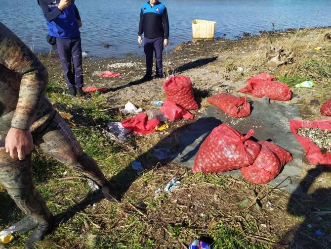 Kaçak Midyecilere Deniz Polisi Baskını: 5 Midyeciye Ceza Kesildi