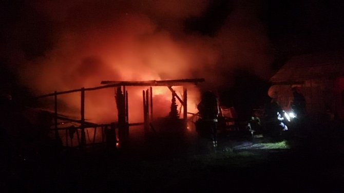 Kocaeli’de Elektrik Sobasından Çıkan Yangında Baraka Alevlere Teslim Oldu