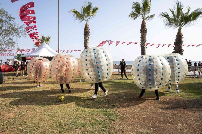 Mersin Gençlik Festivali Renkli Görüntülerle Başladı