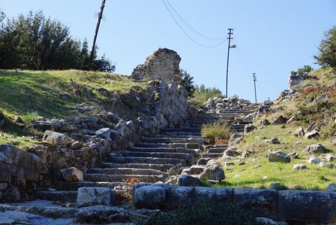 İ̇lk Planlı Şehir Priene Savunma Stratejisiyle De Dikkat Çekiyor