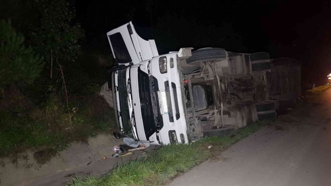 Samsun’da Tır Devrildi: 1 Yaralı