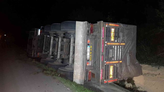 Samsun’da Tır Devrildi: 1 Yaralı