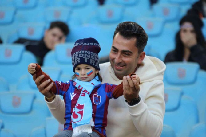 Spor Toto Süper Lig: Trabzonspor: 1 - Dg Sivasspor: 0 (İ̇lk Yarı)