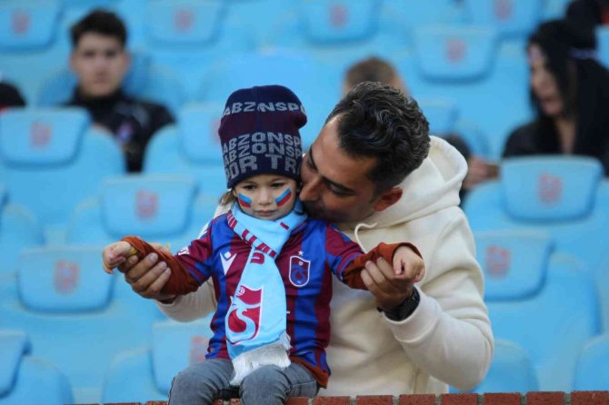 Spor Toto Süper Lig: Trabzonspor: 1 - Dg Sivasspor: 0 (İ̇lk Yarı)