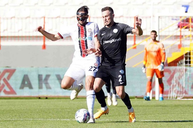 Spor Toto Süper Lig: Ümraniyespor: 1 - Fatih Karagümrük: 1 (İ̇lk Yarı)