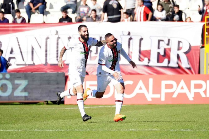 Spor Toto Süper Lig: Ümraniyespor: 1 - Fatih Karagümrük: 1 (Maç Devam Ediyor)