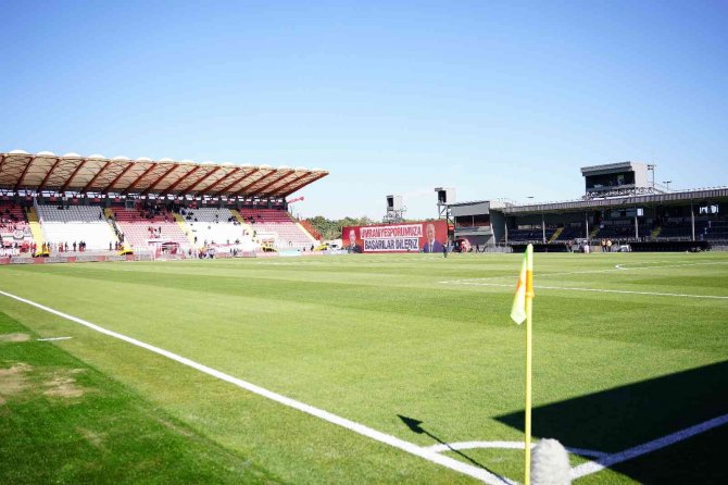 Spor Toto Süper Lig: Ümraniyespor: 1 - Fatih Karagümrük: 1 (Maç Devam Ediyor)