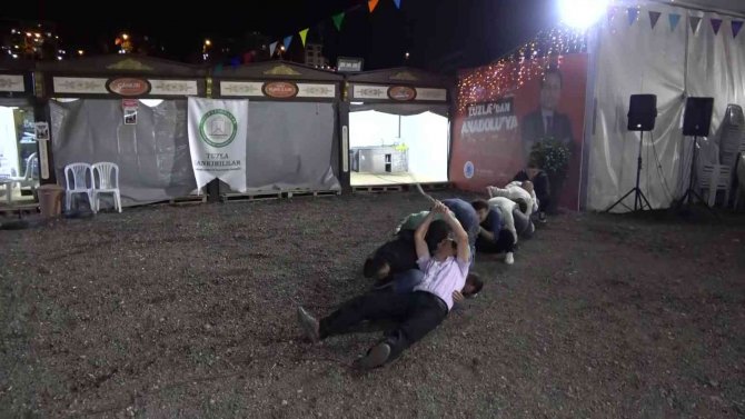 Anadolu’nun Unutulmaya Yüz Tutmuş Köroğlu Oyunu Tuzla’da Sergilendi