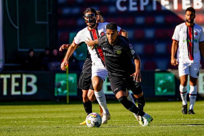 Spor Toto Süper Lig: Ümraniyespor: 1 - Fatih Karagümrük: 3 (Maç Sonucu)