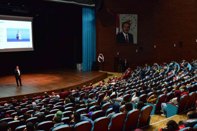 Uşak Üniversitesi Yeni Akademik Yılı Açılış Töreni Gerçekleşti