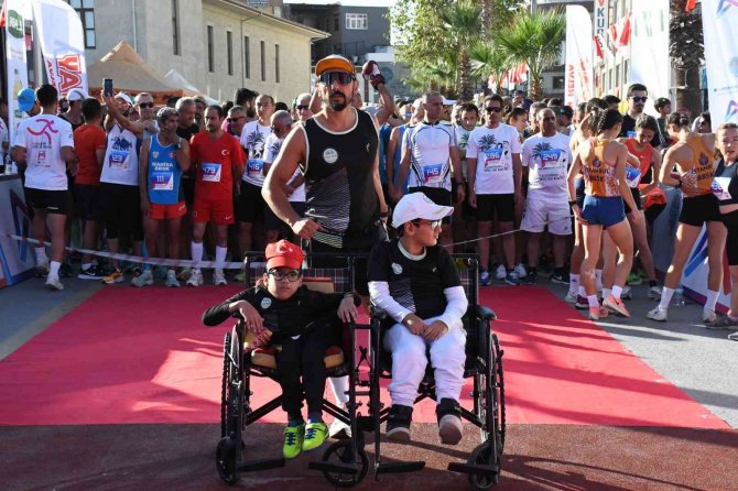Tarsus Maratonu Koşuldu