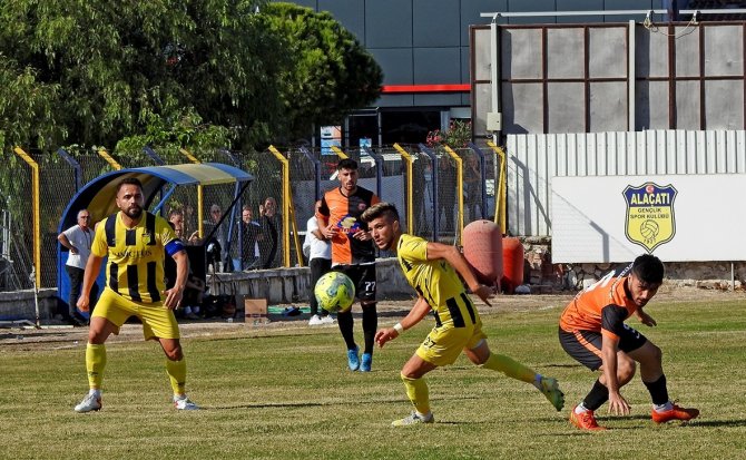 Alaçatıspor, Zorlu Maçta Rakibini Yenerek Lider Oldu
