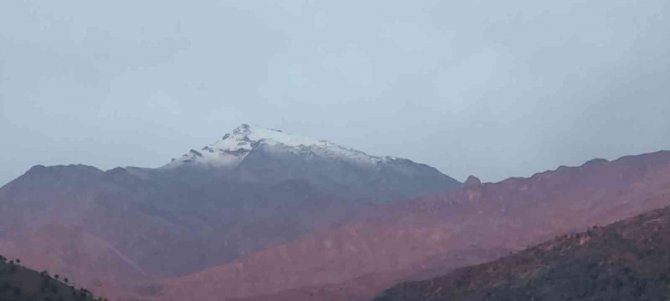 Mereto Dağı’na Mevsimin İlk Karı Düştü