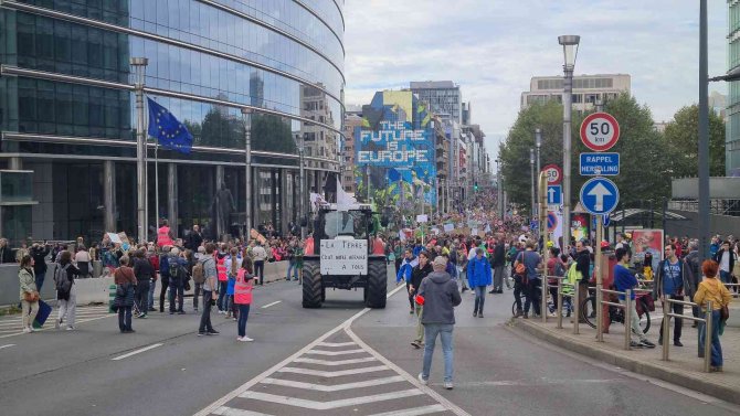 Belçika’da Cop27 Öncesi “İklim Değişikliği” Protestosu